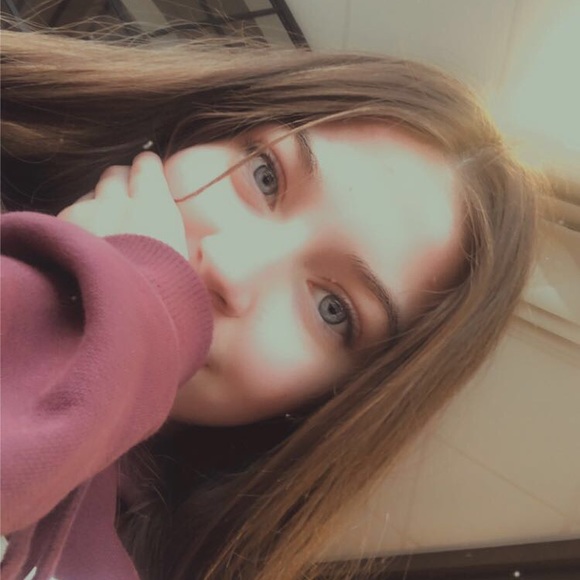 Meet your Posher, Chloe - Picture 1 of 1